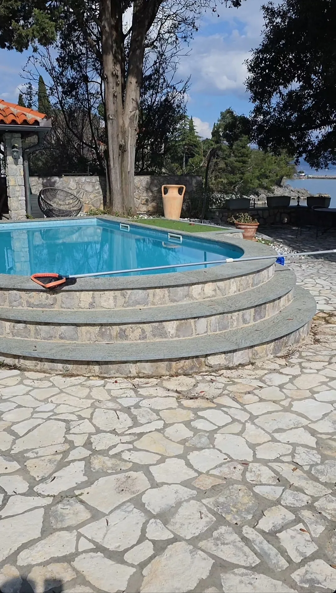 Temeljito čišćenje i održavanje jacuzzija prije korištenja