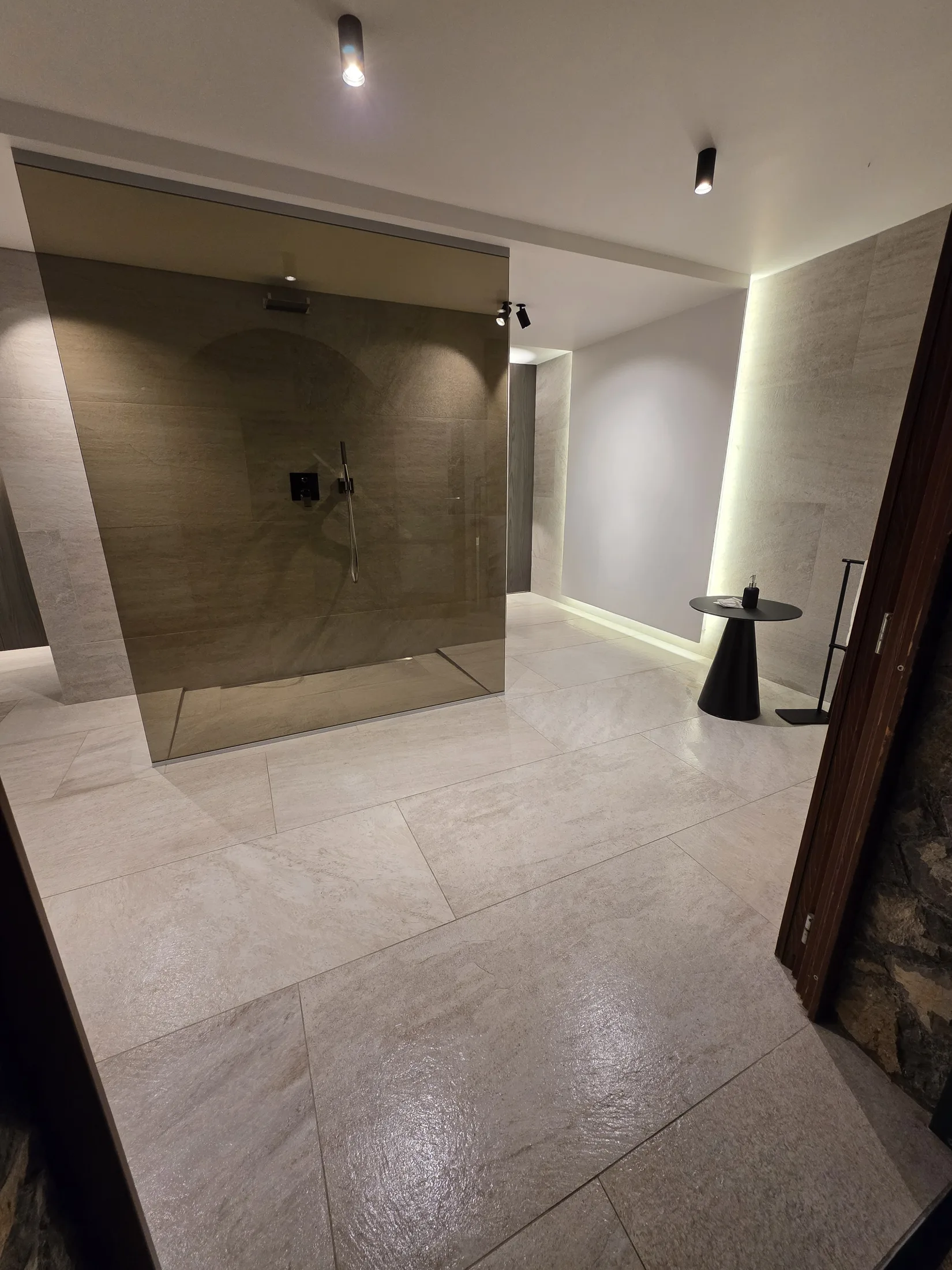 Higijensko čišćenje sauna – klupe i unutarnje površine