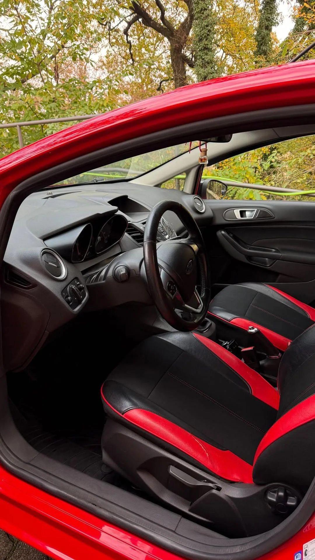 Profesionalno čišćenje unutrašnjosti automobila