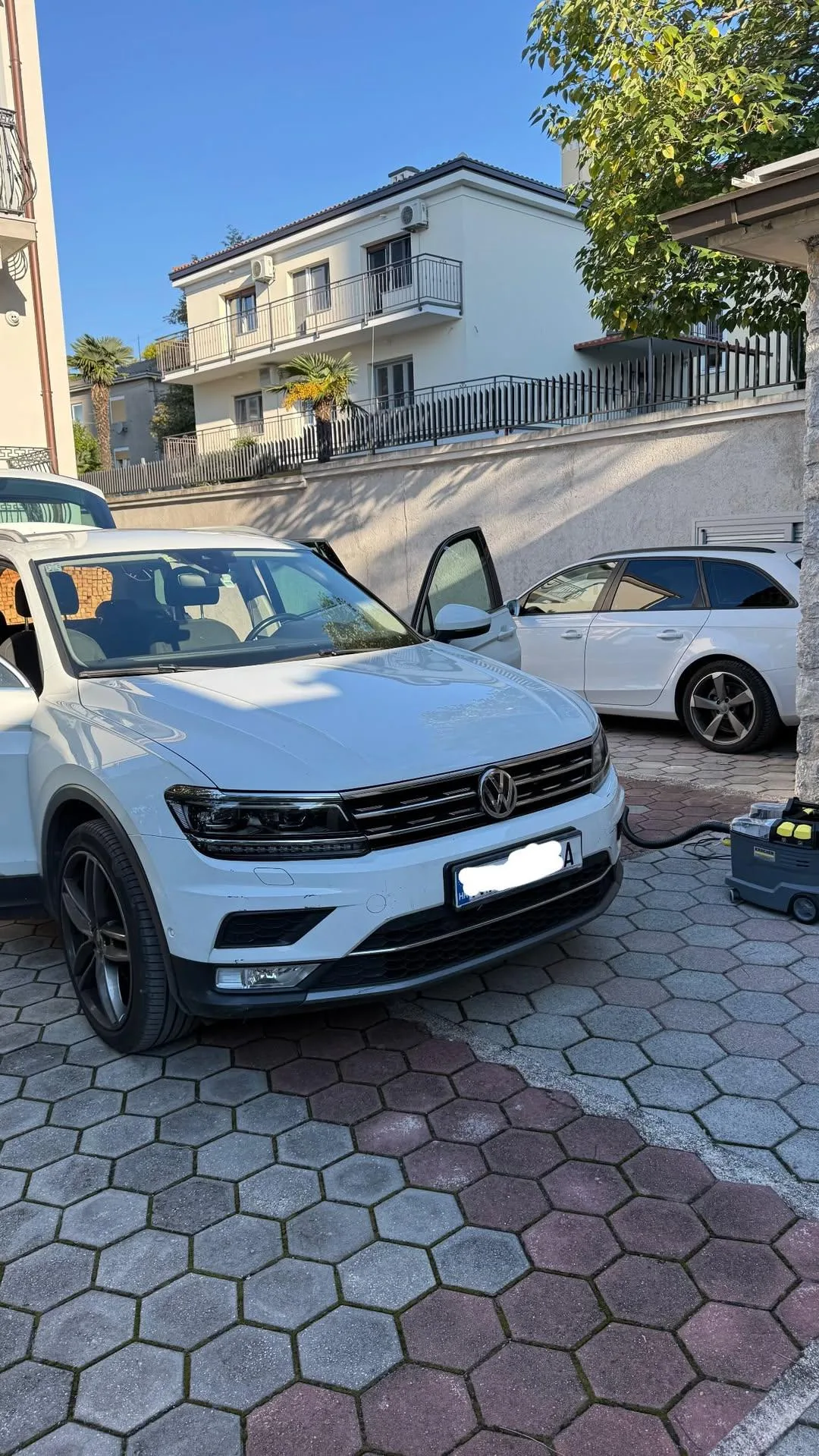 Vanjsko pranje vozila – čišćenje karoserije i kotača